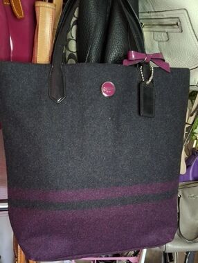 EUC COACH WOOL LEATHER NORTH SOUTH LARGE TOTE PURPLE BLACK